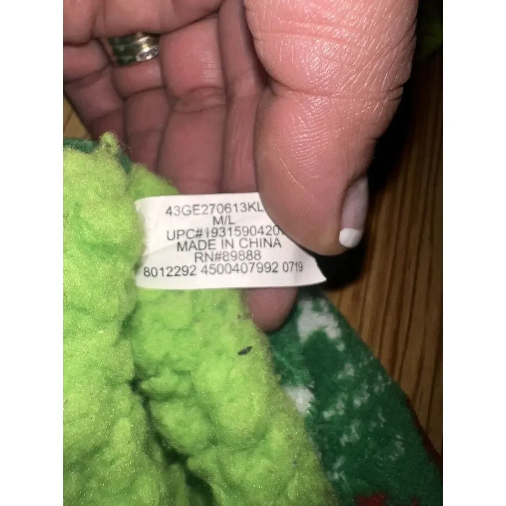 The Grinch Kids Dr Seuss Beanie‎ Winter Hat Green Knit One Size Slippers M/L